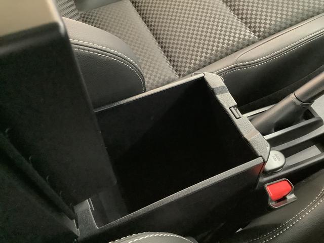 カローラフィールダー1.5G ダブルバイビー 4WD ナビ ETC バックカメラ1年保証 4WD ナビTV バックカメラ ETC ルーフキャリア Bluetooth オートハイビーム LEDヘッドライト 横滑り防止装置 オートエアコン 15インチアルミホイール(兵庫県)の中古車