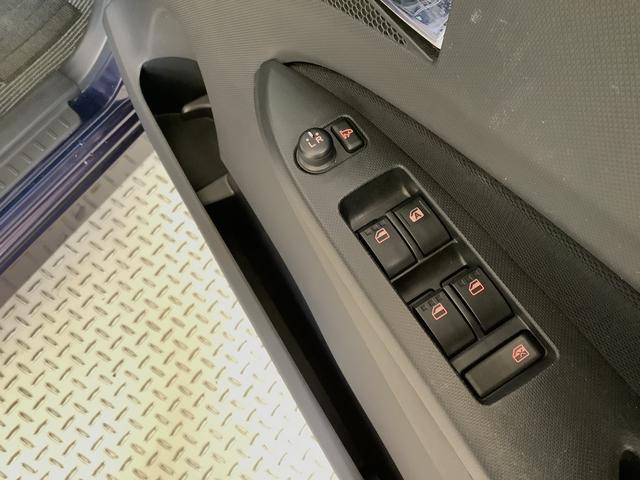 ムーヴカスタム X CDオーディオ スマートキー オートエアコン走行無制限1年保証 アイドリングストップ CDオーディオ LEDヘッドライト プッシュスタート 横滑り防止装置 オートライト オートエアコン ドアバイザー 電動格納ミラー 14インチ純正アルミホイール(兵庫県)の中古車