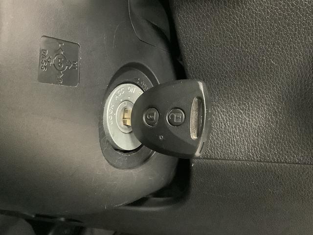 ハイゼットカーゴDX CVT ワンオーナー 前後コーナーセンサー キーレス走行無制限1年保証 前後コーナーセンサー CVT車 ワンオーナー オートマチックハイビーム キーレスエントリー アイドリングストップ 横滑り防止装置 オートライト ヘッドライトレベライザー ラジオ(兵庫県)の中古車