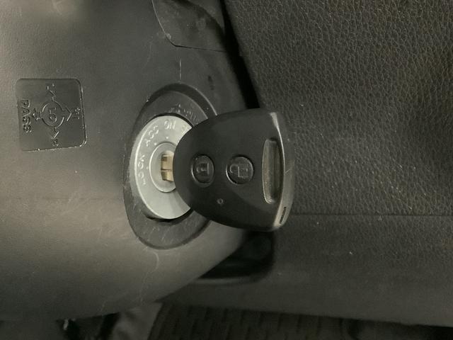 ハイゼットカーゴDX CVT ワンオーナー 前後コーナーセンサー キーレス走行無制限1年保証 前後コーナーセンサー CVT車 ワンオーナー オートマチックハイビーム キーレスエントリー アイドリングストップ 横滑り防止装置 オートライト ヘッドライトレベライザー ラジオ(兵庫県)の中古車