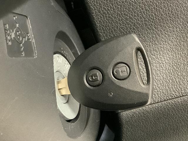 ハイゼットカーゴＤＸ　雹害車両　ＣＶＴ　ワンオーナー　前後コーナーセンサー雹害車両　１年保証　前後コーナーセンサー　ワンオーナー　ＣＶＴ車　オートマチックハイビーム　アイドリングストップ　キーレスエントリー　横滑り防止装置　オートライト　ヘッドライトレベライザー　ラジオ（兵庫県）の中古車