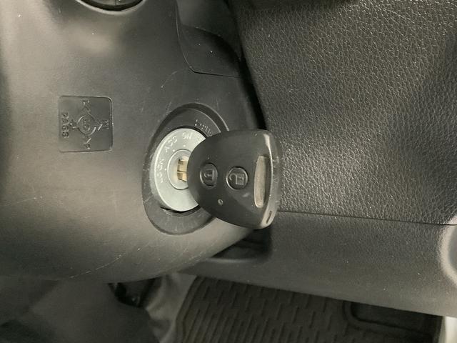 ハイゼットカーゴＤＸ　ＣＶＴ　ワンオーナー　前後コーナーセンサー　キーレス走行無制限１年保証　前後コーナーセンサー　ワンオーナー　ＣＶＴ車　オートマチックハイビーム　アイドリングストップ　キーレスエントリー　横滑り防止装置　オートライト　ヘッドライトレベライザー　ラジオ（兵庫県）の中古車