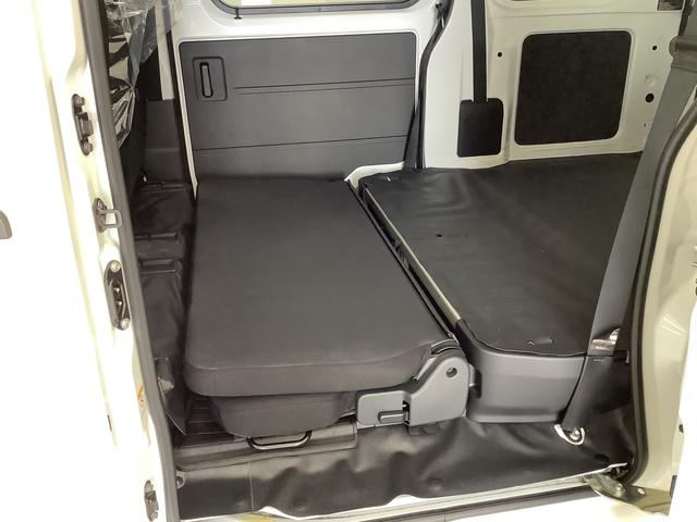 ハイゼットカーゴＤＸ　ＣＶＴ　ワンオーナー　前後コーナーセンサー　キーレス走行無制限１年保証　前後コーナーセンサー　ワンオーナー　ＣＶＴ車　オートマチックハイビーム　アイドリングストップ　キーレスエントリー　横滑り防止装置　オートライト　ヘッドライトレベライザー　ラジオ（兵庫県）の中古車