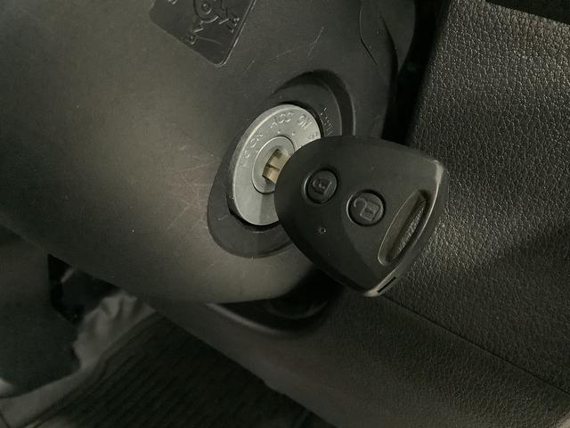 ハイゼットカーゴＤＸ　雹害車両　ＣＶＴ　前後コーナーセンサー　キーレス雹害車両　１年保証　前後コーナーセンサー　ＣＶＴ車　オートマチックハイビーム　アイドリングストップ　キーレスエントリー　横滑り防止装置　オートライト　ヘッドライトレベライザー　パワーウィンドウ（兵庫県）の中古車