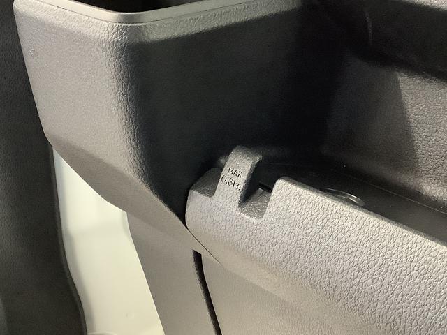 ハイゼットカーゴＤＸ　雹害車両　ＣＶＴ　前後コーナーセンサー　キーレス雹害車両　１年保証　前後コーナーセンサー　ＣＶＴ車　オートマチックハイビーム　アイドリングストップ　キーレスエントリー　横滑り防止装置　オートライト　ヘッドライトレベライザー　パワーウィンドウ（兵庫県）の中古車