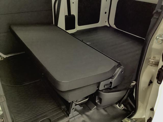 ハイゼットカーゴＤＸ　雹害車両　ＣＶＴ　前後コーナーセンサー　キーレス雹害車両　１年保証　前後コーナーセンサー　ＣＶＴ車　オートマチックハイビーム　アイドリングストップ　キーレスエントリー　横滑り防止装置　オートライト　ヘッドライトレベライザー　パワーウィンドウ（兵庫県）の中古車