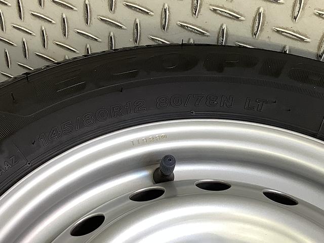 ハイゼットカーゴＤＸ　雹害車両　ＣＶＴ　前後コーナーセンサー　キーレス雹害車両　１年保証　前後コーナーセンサー　ＣＶＴ車　オートマチックハイビーム　アイドリングストップ　キーレスエントリー　横滑り防止装置　オートライト　ヘッドライトレベライザー　パワーウィンドウ（兵庫県）の中古車