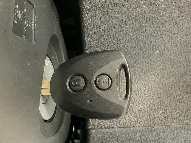 ハイゼットカーゴDX 4WD CVT 前後コーナーセンサー キーレス ラジオ走行無制限1年保証 前後コーナーセンサー 4WD CVT車 オートマチックハイビーム アイドリングストップ キーレスエントリー 横滑り防止装置 オートライト ヘッドライトレベライザー ラジオ(兵庫県)の中古車