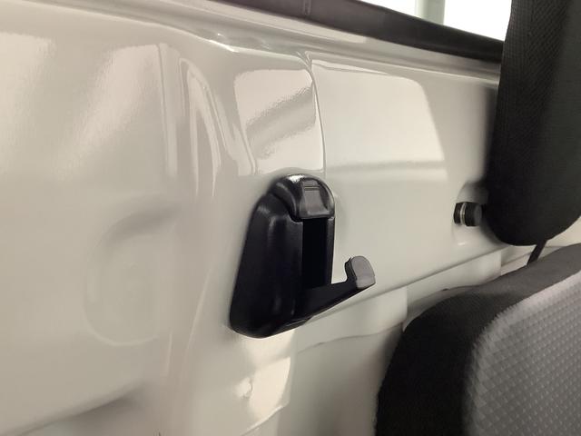 ハイゼットトラックスタンダード　ＣＶＴ　前後コーナーセンサー　荷台マット走行無制限１年保証　前後コーナーセンサー　ＣＶＴ車　３方開　荷台マット　オートマチックハイビーム　アイドリングストップ　横滑り防止装置　オートライト　ヘッドライトレベライザー　ラジオ　スペアタイヤ（兵庫県）の中古車