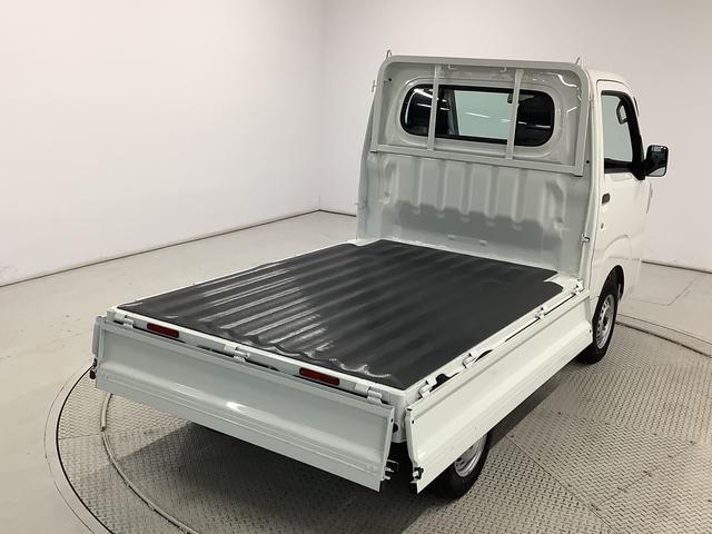 ハイゼットトラックスタンダード　ＣＶＴ　前後コーナーセンサー　荷台マット走行無制限１年保証　前後コーナーセンサー　ＣＶＴ車　３方開　荷台マット　オートマチックハイビーム　アイドリングストップ　横滑り防止装置　オートライト　ヘッドライトレベライザー　ラジオ　スペアタイヤ（兵庫県）の中古車