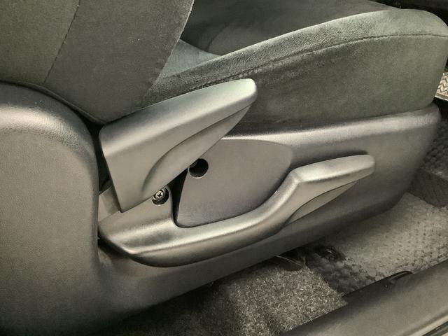 プリウスＳ　ワンオーナー　ナビ　ＥＴＣ　バックカメラ　スマートキー１年保証　ワンオーナー　ナビＴＶ　ＥＴＣ　バックカメラ　Ｂｌｕｅｔｏｏｔｈ　ＨＩＤヘッドライト　プッシュスタート　オートライト　オートエアコン　ドアバイザー　トノカバー　１５インチアルミホイール（兵庫県）の中古車