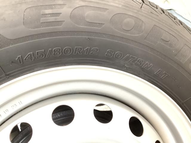 ハイゼットカーゴDX CVT コーナーセンサー キーレスエントリー ラジオ走行無制限1年保証 前後コーナーセンサー CVT車 オートマチックハイビーム アイドリングストップ 横滑り防止装置 オートライト ヘッドライトレベライザー パワーウィンドウ ラジオ スマートアシスト(兵庫県)の中古車