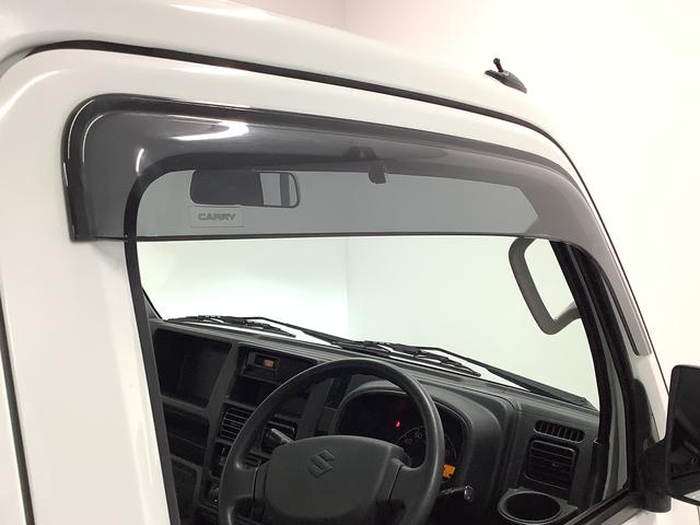 キャリイトラックＫＣエアコン・パワステ　４ＷＤ　５ＭＴ　ワンオーナー　３方開走行無制限１年保証　４ＷＤ　ワンオーナー　ＭＴ車　３方開　ゲートプロテクター　ドアバイザー　ヘッドライトレベライザー　ラジオ　シガーソケット　マニュアルエアコン　スペアタイヤ　バッテリーカバー（兵庫県）の中古車