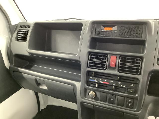 キャリイトラックＫＣエアコン・パワステ　４ＷＤ　５ＭＴ　ワンオーナー　３方開走行無制限１年保証　４ＷＤ　ワンオーナー　ＭＴ車　３方開　ゲートプロテクター　ドアバイザー　ヘッドライトレベライザー　ラジオ　シガーソケット　マニュアルエアコン　スペアタイヤ　バッテリーカバー（兵庫県）の中古車