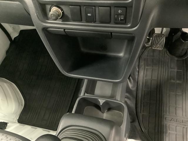 キャリイトラックＫＣエアコン・パワステ　４ＷＤ　５ＭＴ　ワンオーナー　３方開走行無制限１年保証　４ＷＤ　ワンオーナー　ＭＴ車　３方開　ゲートプロテクター　ドアバイザー　ヘッドライトレベライザー　ラジオ　シガーソケット　マニュアルエアコン　スペアタイヤ　バッテリーカバー（兵庫県）の中古車