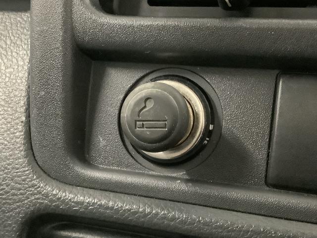 キャリイトラックＫＣエアコン・パワステ　４ＷＤ　５ＭＴ　ワンオーナー　３方開走行無制限１年保証　４ＷＤ　ワンオーナー　ＭＴ車　３方開　ゲートプロテクター　ドアバイザー　ヘッドライトレベライザー　ラジオ　シガーソケット　マニュアルエアコン　スペアタイヤ　バッテリーカバー（兵庫県）の中古車