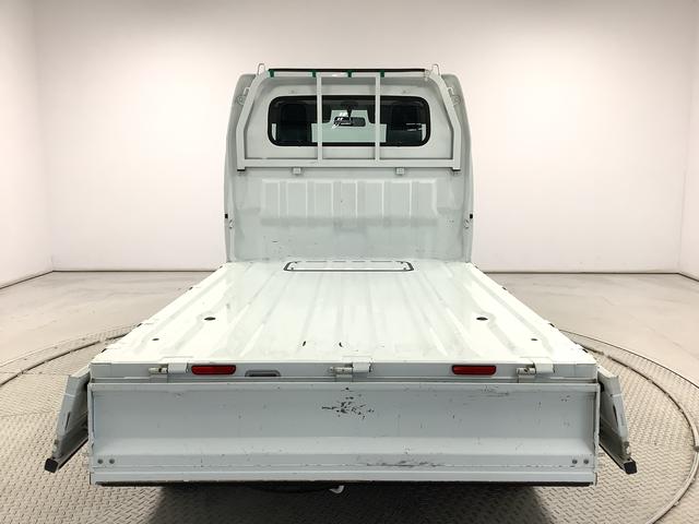 キャリイトラックＫＣエアコン・パワステ　４ＷＤ　５ＭＴ　ワンオーナー　３方開走行無制限１年保証　４ＷＤ　ワンオーナー　ＭＴ車　３方開　ゲートプロテクター　ドアバイザー　ヘッドライトレベライザー　ラジオ　シガーソケット　マニュアルエアコン　スペアタイヤ　バッテリーカバー（兵庫県）の中古車