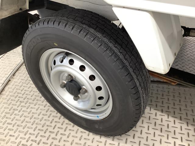 キャリイトラックＫＣエアコン・パワステ　４ＷＤ　５ＭＴ　ワンオーナー　３方開走行無制限１年保証　４ＷＤ　ワンオーナー　ＭＴ車　３方開　ゲートプロテクター　ドアバイザー　ヘッドライトレベライザー　ラジオ　シガーソケット　マニュアルエアコン　スペアタイヤ　バッテリーカバー（兵庫県）の中古車