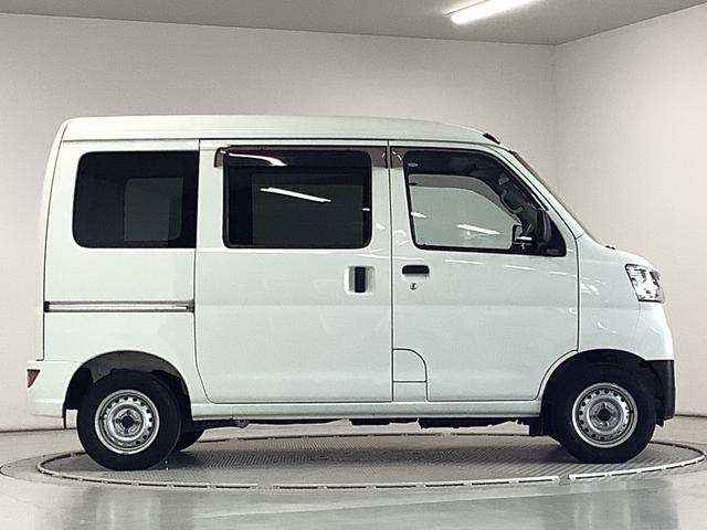 ハイゼットカーゴデラックスＳＡIII　ＡＴ　ナビ　ＥＴＣ　コーナーセンサー１年保証　ＡＴ車　ナビ　ＵＳＢ　ＥＴＣ　リアコーナーセンサー　フルセグＴＶ　Ｂｌｕｅｔｏｏｔｈ　オートマチックハイビーム　ＬＥＤヘッドライト　キーレス　横滑り防止装置　オートライト　ドアバイザー（兵庫県）の中古車