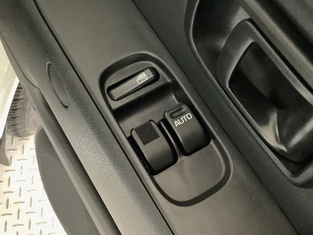 ハイゼットカーゴデラックスＳＡIII　ＡＴ　ナビ　ＥＴＣ　コーナーセンサー１年保証　ＡＴ車　ナビ　ＵＳＢ　ＥＴＣ　リアコーナーセンサー　フルセグＴＶ　Ｂｌｕｅｔｏｏｔｈ　オートマチックハイビーム　ＬＥＤヘッドライト　キーレス　横滑り防止装置　オートライト　ドアバイザー（兵庫県）の中古車