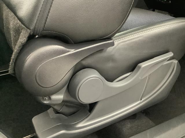 ロッキープレミアム ワンオーナー 9インチナビ ETC バックカメラ1年保証 ワンオーナー 9インチナビTV ETC バックカメラ アダプティブクルーズコントロール 前後コーナーセンサー 前席シートヒーター ブラインドスポットモニター 17インチ純正アルミホイール(兵庫県)の中古車