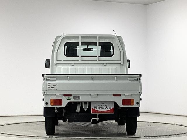 ＮＴ１００クリッパートラックＤＸ　５ＭＴ　ワンオーナー　３方開　ゲートプロテクター走行無制限１年保証　ＭＴ車　ワンオーナー　３方開　ゲートプロテクター　ドアバイザー　ヘッドライトレベライザー　アクセサリーソケット　スペアタイヤ　ラジオ　マニュアルエアコン　バッテリーカバー（兵庫県）の中古車