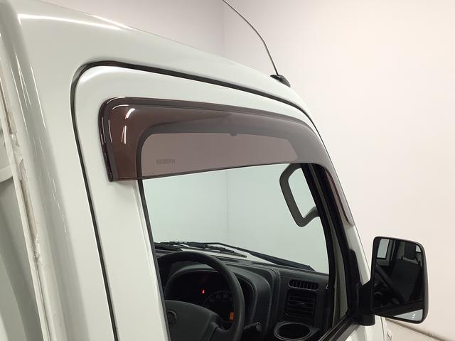 ＮＴ１００クリッパートラックＤＸ　５ＭＴ　ワンオーナー　３方開　ゲートプロテクター走行無制限１年保証　ＭＴ車　ワンオーナー　３方開　ゲートプロテクター　ドアバイザー　ヘッドライトレベライザー　アクセサリーソケット　スペアタイヤ　ラジオ　マニュアルエアコン　バッテリーカバー（兵庫県）の中古車