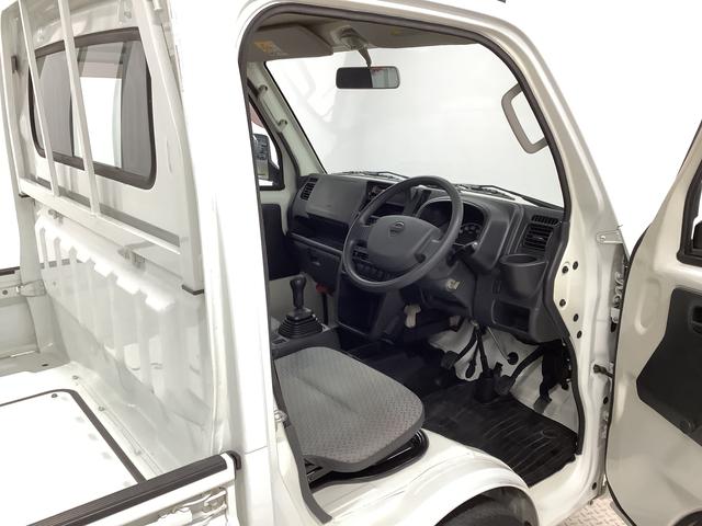 ＮＴ１００クリッパートラックＤＸ　５ＭＴ　ワンオーナー　３方開　ゲートプロテクター走行無制限１年保証　ＭＴ車　ワンオーナー　３方開　ゲートプロテクター　ドアバイザー　ヘッドライトレベライザー　アクセサリーソケット　スペアタイヤ　ラジオ　マニュアルエアコン　バッテリーカバー（兵庫県）の中古車