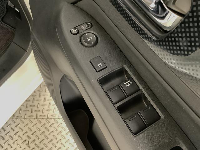 Ｎ−ＷＧＮＧ・スタイリッシュパッケージ　雹害車両　１オーナー　ナビＴＶ雹害車両　１年保証　ワンオーナー　ＥＴＣ　衝突軽減ブレーキ　ナビＴＶ　バックカメラ　ＨＩＤヘッドライト　アイドリングストップ　プッシュスタート横滑り防止装置　オートエアコン　１４インチアルミホイール（兵庫県）の中古車