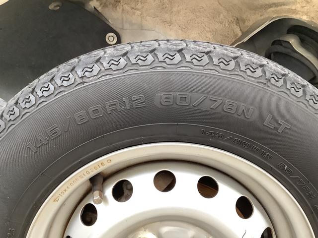 ハイゼットトラックスタンダード　５ＭＴ　ワンオーナー　ＣＤオーディオ　ＥＴＣ走行無制限１年保証　ワンオーナー　ＭＴ車　ＣＤオーディオ　ＥＴＣ　３方開　ドアバイザー　ヘッドライトレベライザー　アクセサリーソケット　マニュアルエアコン　スペアタイヤ　マッドガード　バッテリーカバー（兵庫県）の中古車