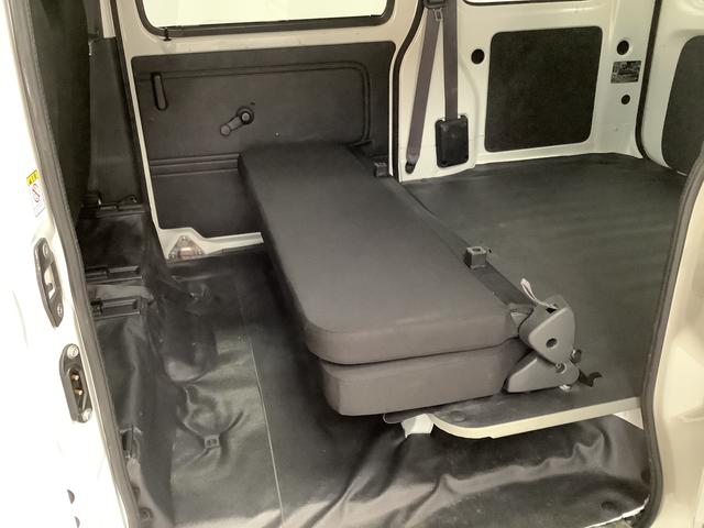 ハイゼットカーゴデラックスSAIII ETC リアコーナーセンサー キーレス走行無制限1年保証 リアコーナーセンサー ETC ルーフキャリア LEDヘッドライト アイドリングストップ キーレスエントリー 横滑り防止装置 オートライト ドアバイザー システムバー フォグランプ(兵庫県)の中古車