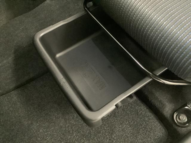 ムーヴカスタム　Ｘ　ＳＡII　ＣＤオーディオ　ＬＥＤヘッドライト走行無制限１年保証　ＬＥＤヘッドライト　ＣＤオーディオ　アイドリングストップ　プッシュスタート　横滑り防止装置　オートライト　オートエアコン　ドアバイザー　電動格納ミラー　１４インチ純正アルミホイール（兵庫県）の中古車