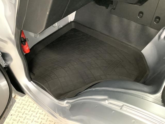 ハイゼットトラックスタンダード　４ＷＤ　ＣＶＴ　前後コーナーセンサー　ラジオ走行無制限１年保証　前後コーナーセンサー　４ＷＤ　ＣＶＴ車　３方開　オートマチックハイビーム　アイドリングストップ　横滑り防止装置　オートライト　ヘッドライトレベライザー　ラジオ　スマートアシスト（兵庫県）の中古車