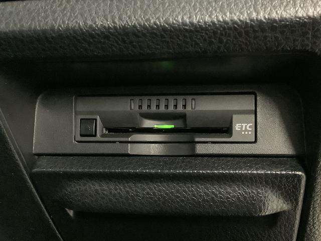 ヴォクシーＺＳ　煌II　４ＷＤ　ナビ　ＥＴＣ　バックカメラ　両側電動１年保証　４ＷＤ　ナビＴＶ　バックカメラ　ＥＴＣ　両側電動スライドドア　Ｂｌｕｅｔｏｏｔｈ　ＬＥＤヘッドライト　プッシュスタート　横滑り防止装置　３列シート　８人乗り　１６インチアルミホイール（兵庫県）の中古車