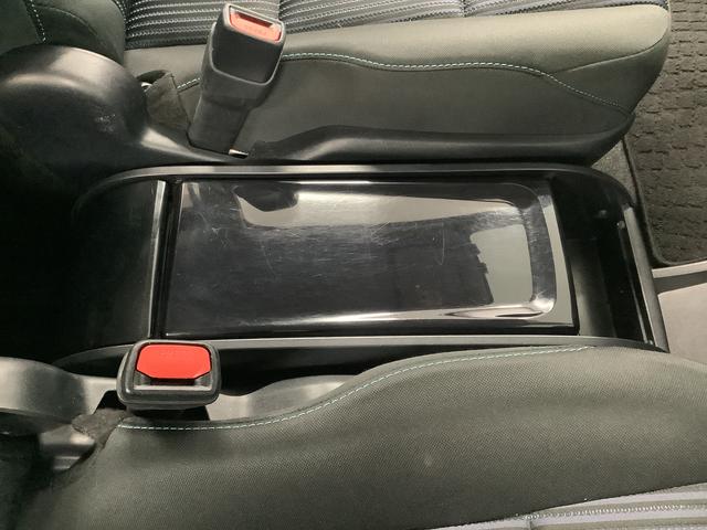 ヴォクシーＺＳ　煌II　４ＷＤ　ナビ　ＥＴＣ　バックカメラ　両側電動１年保証　４ＷＤ　ナビＴＶ　バックカメラ　ＥＴＣ　両側電動スライドドア　Ｂｌｕｅｔｏｏｔｈ　ＬＥＤヘッドライト　プッシュスタート　横滑り防止装置　３列シート　８人乗り　１６インチアルミホイール（兵庫県）の中古車