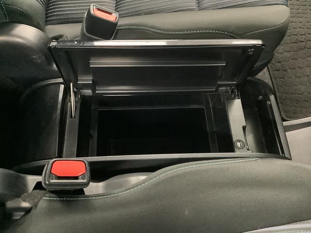 ヴォクシーＺＳ　煌II　４ＷＤ　ナビ　ＥＴＣ　バックカメラ　両側電動１年保証　４ＷＤ　ナビＴＶ　バックカメラ　ＥＴＣ　両側電動スライドドア　Ｂｌｕｅｔｏｏｔｈ　ＬＥＤヘッドライト　プッシュスタート　横滑り防止装置　３列シート　８人乗り　１６インチアルミホイール（兵庫県）の中古車