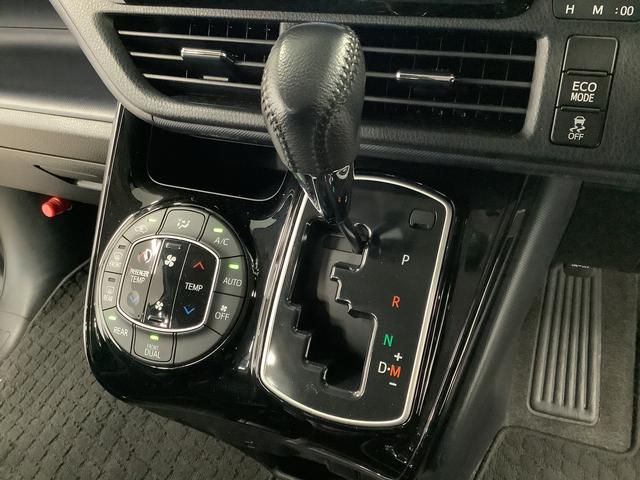 ヴォクシーＺＳ　煌II　４ＷＤ　ナビ　ＥＴＣ　バックカメラ　両側電動１年保証　４ＷＤ　ナビＴＶ　バックカメラ　ＥＴＣ　両側電動スライドドア　Ｂｌｕｅｔｏｏｔｈ　ＬＥＤヘッドライト　プッシュスタート　横滑り防止装置　３列シート　８人乗り　１６インチアルミホイール（兵庫県）の中古車