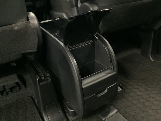 ヴォクシーＺＳ　煌II　４ＷＤ　ナビ　ＥＴＣ　バックカメラ　両側電動１年保証　４ＷＤ　ナビＴＶ　バックカメラ　ＥＴＣ　両側電動スライドドア　Ｂｌｕｅｔｏｏｔｈ　ＬＥＤヘッドライト　プッシュスタート　横滑り防止装置　３列シート　８人乗り　１６インチアルミホイール（兵庫県）の中古車