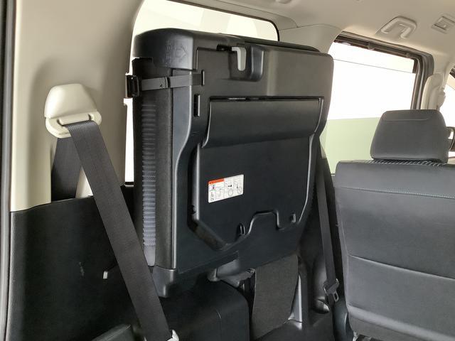 ヴォクシーＺＳ　煌II　４ＷＤ　ナビ　ＥＴＣ　バックカメラ　両側電動１年保証　４ＷＤ　ナビＴＶ　バックカメラ　ＥＴＣ　両側電動スライドドア　Ｂｌｕｅｔｏｏｔｈ　ＬＥＤヘッドライト　プッシュスタート　横滑り防止装置　３列シート　８人乗り　１６インチアルミホイール（兵庫県）の中古車