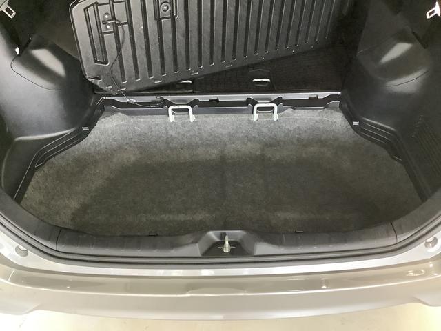 ヴォクシーＺＳ　煌II　４ＷＤ　ナビ　ＥＴＣ　バックカメラ　両側電動１年保証　４ＷＤ　ナビＴＶ　バックカメラ　ＥＴＣ　両側電動スライドドア　Ｂｌｕｅｔｏｏｔｈ　ＬＥＤヘッドライト　プッシュスタート　横滑り防止装置　３列シート　８人乗り　１６インチアルミホイール（兵庫県）の中古車