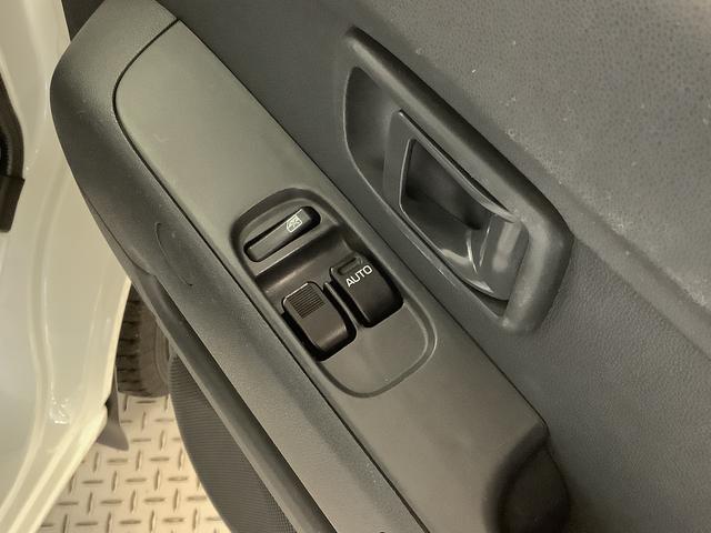 ハイゼットカーゴＤＸ　ＡＴ車　ＣＤオーディオ　ＥＴＣ　両側スライドドア走行無制限１年保証　ＡＴ　ＣＤオーディオ　ＥＴＣ　ＵＳＢ接続　両側スライドドア　ドアバイザー　ヘッドライトレベライザー　シガーソケット　マニュアルエアコン　パワーウィンドウ　パワーステアリング（兵庫県）の中古車