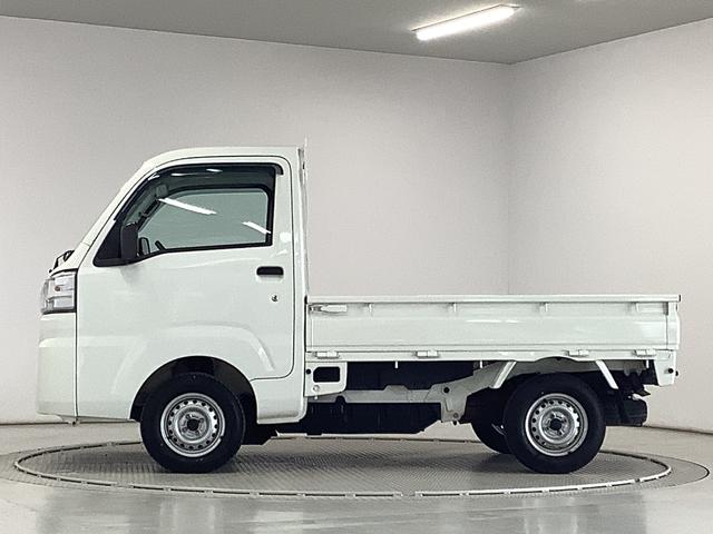 ハイゼットトラックスタンダード　４ＷＤ　５ＭＴ　３方開　ドアバイザー　ラジオ走行無制限１年保証　４ＷＤ　ＭＴ　ラジオ　３方開　ドアバイザー　ヘッドライトレベライザー　アクセサリーソケット　マニュアルエアコン　スペアタイヤ　パッテリーカバー　マッドガード　パワーステアリング（兵庫県）の中古車