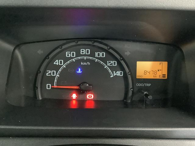 ハイゼットトラックスタンダード　４ＷＤ　５ＭＴ　３方開　ドアバイザー　ラジオ走行無制限１年保証　４ＷＤ　ＭＴ　ラジオ　３方開　ドアバイザー　ヘッドライトレベライザー　アクセサリーソケット　マニュアルエアコン　スペアタイヤ　パッテリーカバー　マッドガード　パワーステアリング（兵庫県）の中古車