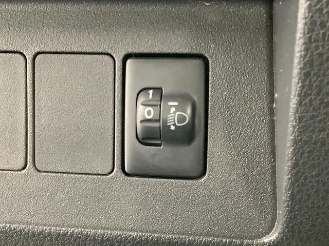 ハイゼットトラックスタンダード　４ＷＤ　５ＭＴ　３方開　ドアバイザー　ラジオ走行無制限１年保証　４ＷＤ　ＭＴ　ラジオ　３方開　ドアバイザー　ヘッドライトレベライザー　アクセサリーソケット　マニュアルエアコン　スペアタイヤ　パッテリーカバー　マッドガード　パワーステアリング（兵庫県）の中古車