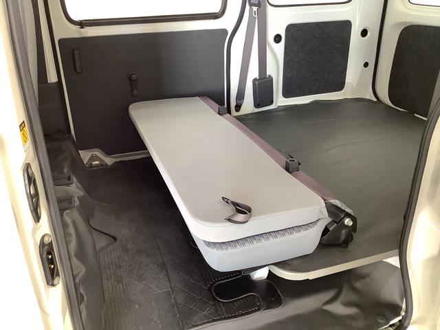 ハイゼットカーゴスペシャル　ＡＴ　ナビＴＶ　ＵＳＢ接続　両側スライドドア走行無制限１年保証　ナビＴＶ　ＵＳＢ接続　ＡＴ車　両側スライドドア　ドアバイザー　ヘッドライトレベライザー　シガーソケット　マニュアルエアコン　パワーステアリング　衝突安全ボディ　助手席エアバック（兵庫県）の中古車