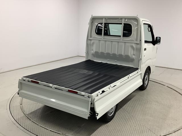 ハイゼットトラックスタンダード 4WD CVT コーナーセンサー 荷台マット走行無制限1年保証 前後コーナーセンサー 4WD CVT車 3方開 荷台マット オートマチックハイビーム アイドリングストップ 横滑り防止装置 オートライト ヘッドライトレベライザー ラジオ(兵庫県)の中古車