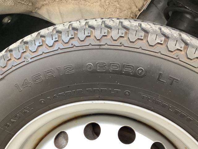 ハイゼットトラックスタンダード　５ＭＴ　バックソナー　ＬＥＤヘッドライト走行無制限１年保証　バックソナー　ＭＴ車　３方開　ゲートプロテクター　ＬＥＤヘッドライト　横滑り防止装置　オートライト　ドアバイザー　ヘッドライトレベライザー　マニュアルエアコン　スマートアシスト（兵庫県）の中古車