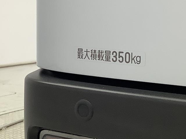 ハイゼットカーゴＤＸ　ＣＶＴ　前後コーナーセンサー　ラジオ　両側スライドドア走行無制限１年保証　前後コーナーセンサー　ＣＶＴ車　オートマチックハイビーム　キーレスエントリー　アイドリングストップ　横滑り防止装置　オートライト　ヘッドライトレベライザー　パワーウィンドウ　ラジオ（兵庫県）の中古車