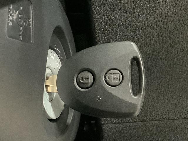 ハイゼットカーゴＤＸ　ＣＶＴ　前後コーナーセンサー　ラジオ　両側スライドドア走行無制限１年保証　前後コーナーセンサー　ＣＶＴ車　オートマチックハイビーム　キーレスエントリー　アイドリングストップ　横滑り防止装置　オートライト　ヘッドライトレベライザー　パワーウィンドウ　ラジオ（兵庫県）の中古車