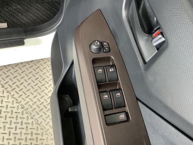 ルーミーＧ　Ｓ　雹害車両　９インチナビＴＶ　ＥＴＣ　バックカメラ雹害車両　９インチナビＴＶ　バックカメラ　ＥＴＣ　オートクルーズコントロール　両側電動スライドドア　前席シートヒーター　ＤＶＤ　Ｂｌｕｅｔｏｏｔｈ　ＬＥＤヘッドライト　プッシュスタート　横滑り防止装置（兵庫県）の中古車